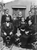 A Biddlecombe family portrait from the 1890s