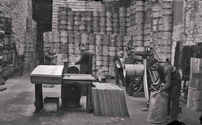 Making barrels for the export of potatoes