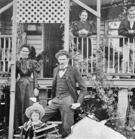 Annie Hutchings, her husband Henry Jenks and daughter Dorothy with Annie's parents