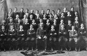 Mr Cavey's class at West End School in 1913