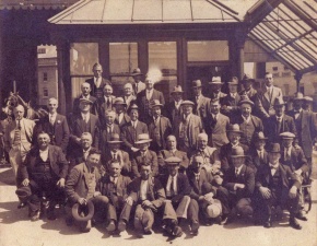 Farmers and merchants at the Weighbridge in 1932
