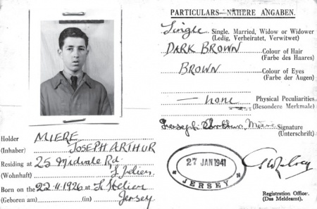 Joe Miere's Occupation registration card