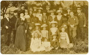Wesley Street chapel choir at Samares Manor in 1908