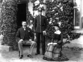 A young Militiaman with his parents
