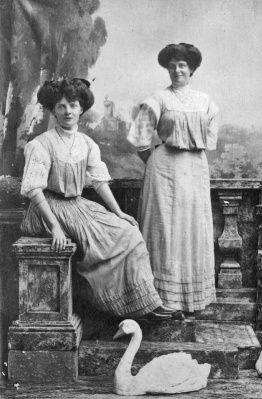 Laurens portrait of two ladies with a swan