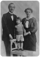 Arthur Nicolle Pirouet (1887-1940), his wife Linzee, nee Church, and their son Edouard