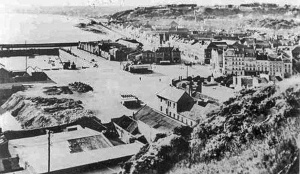 In 1928 a further substantial section of the top of the harbour was filled in to provide more space for harbour activities and for car parking.