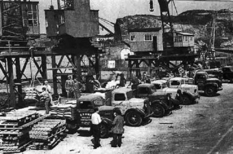 Potato lorries in 1950