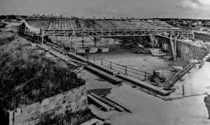 Building the roof of the 20th century leisure complex