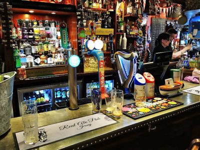 Fred Gillett took over the pub in the 1930s