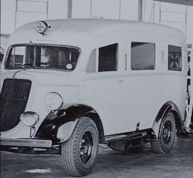 File:U19LomasAmbulance1938.jpg
