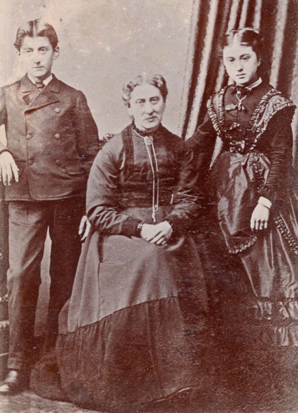 File:U22Walter&Esther(duParcq)&EmilyGruchy.jpg