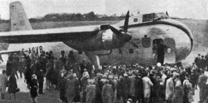 Crowds flock to see the new aircraft