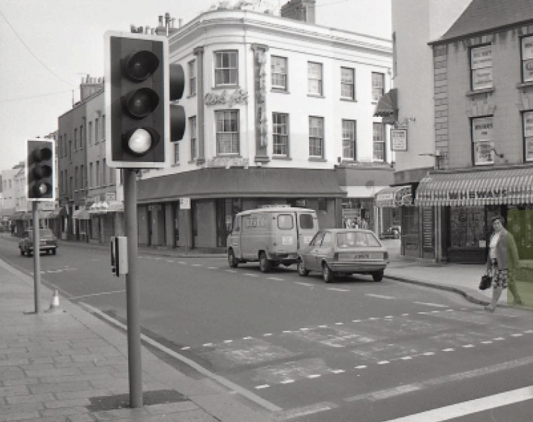 File:J25BroadStreetNewCrossing1983.png