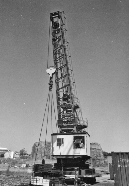 File:FT22Crane30Ton.jpg