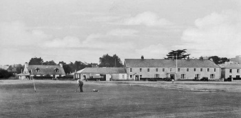 18th hole and clubhouse in the 1920s