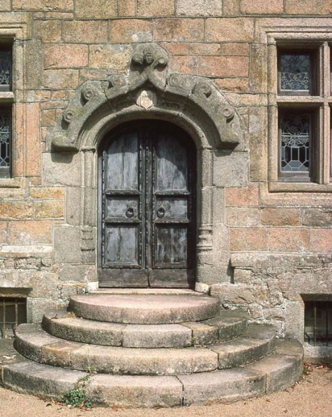 File:H20Doorway(StOuen'sManor).jpg