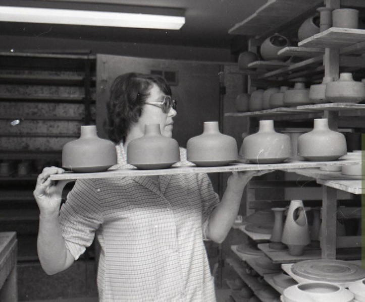 File:J25JerseyPottery1981j.jpg