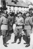 Commandant von Schmettow and senior officers