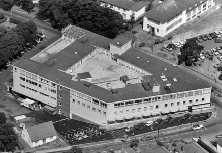 Le Riches, Red Houses