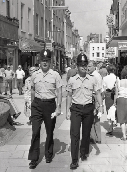 File:J25PoliceSummerUniform1981a.png