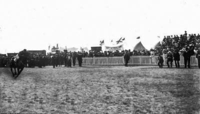 A race at Les Quennevais in 1914. Photographed by Percival Dunham