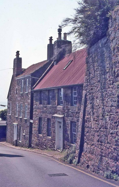 File:A20BulwarkCottage2.jpg