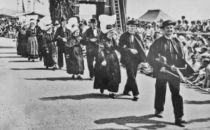 Breton folk dancers in a 1950s event