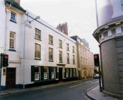 16 Hill Street in 1985 - Mourant du Feu and Jeune