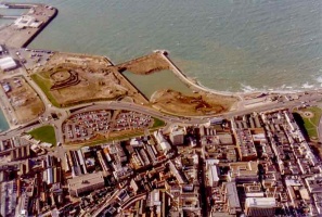 The reclaimed area is extended westwards towards West Park in 1995